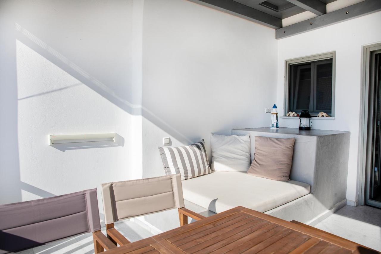Caper-2 Bedroom Traditional Home With Amazing View Náousa Eksteriør billede