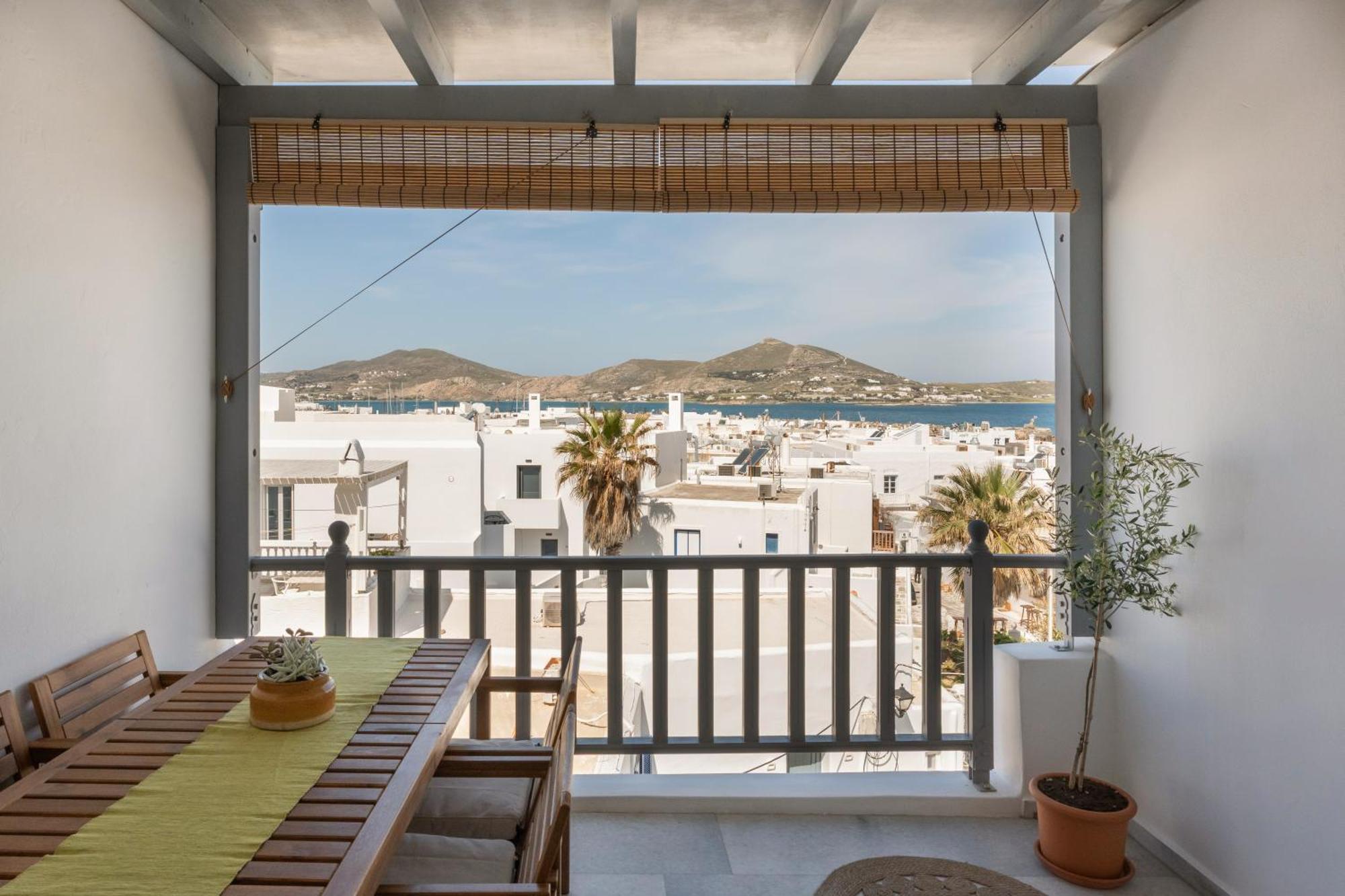 Caper-2 Bedroom Traditional Home With Amazing View Náousa Eksteriør billede