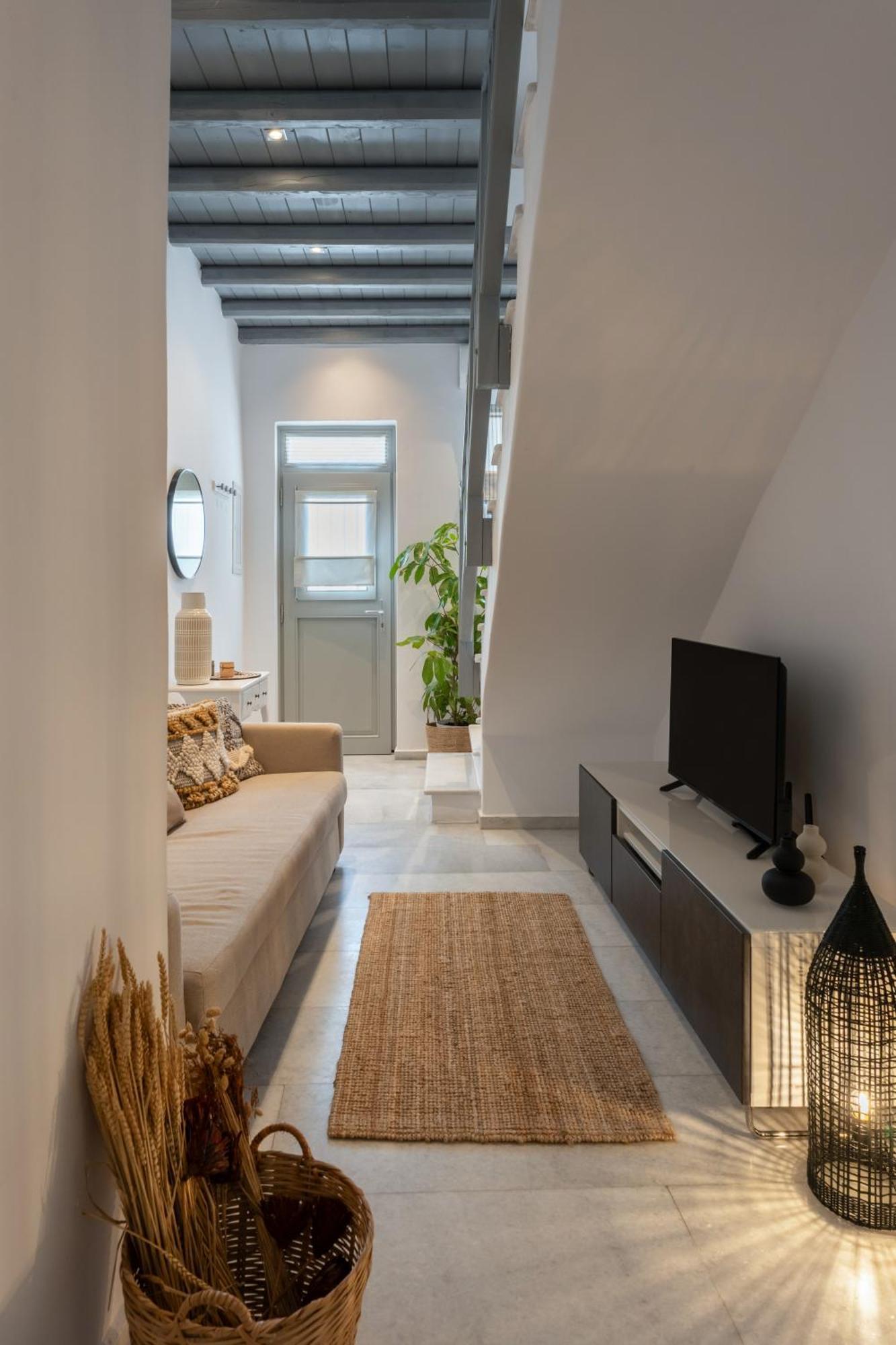 Caper-2 Bedroom Traditional Home With Amazing View Náousa Eksteriør billede